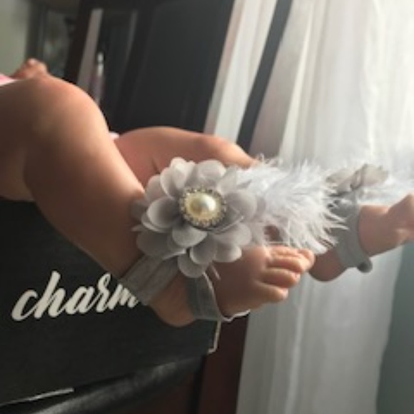 3 pc Infant pearl/flower anklet bare foot sandal - Picture 2 of 6